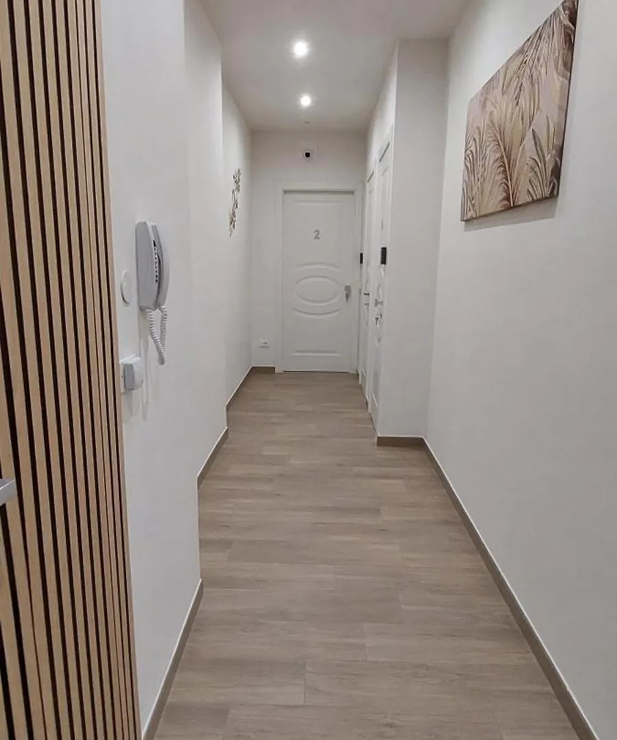 Hotel Madame Bologna 0*,  Italia